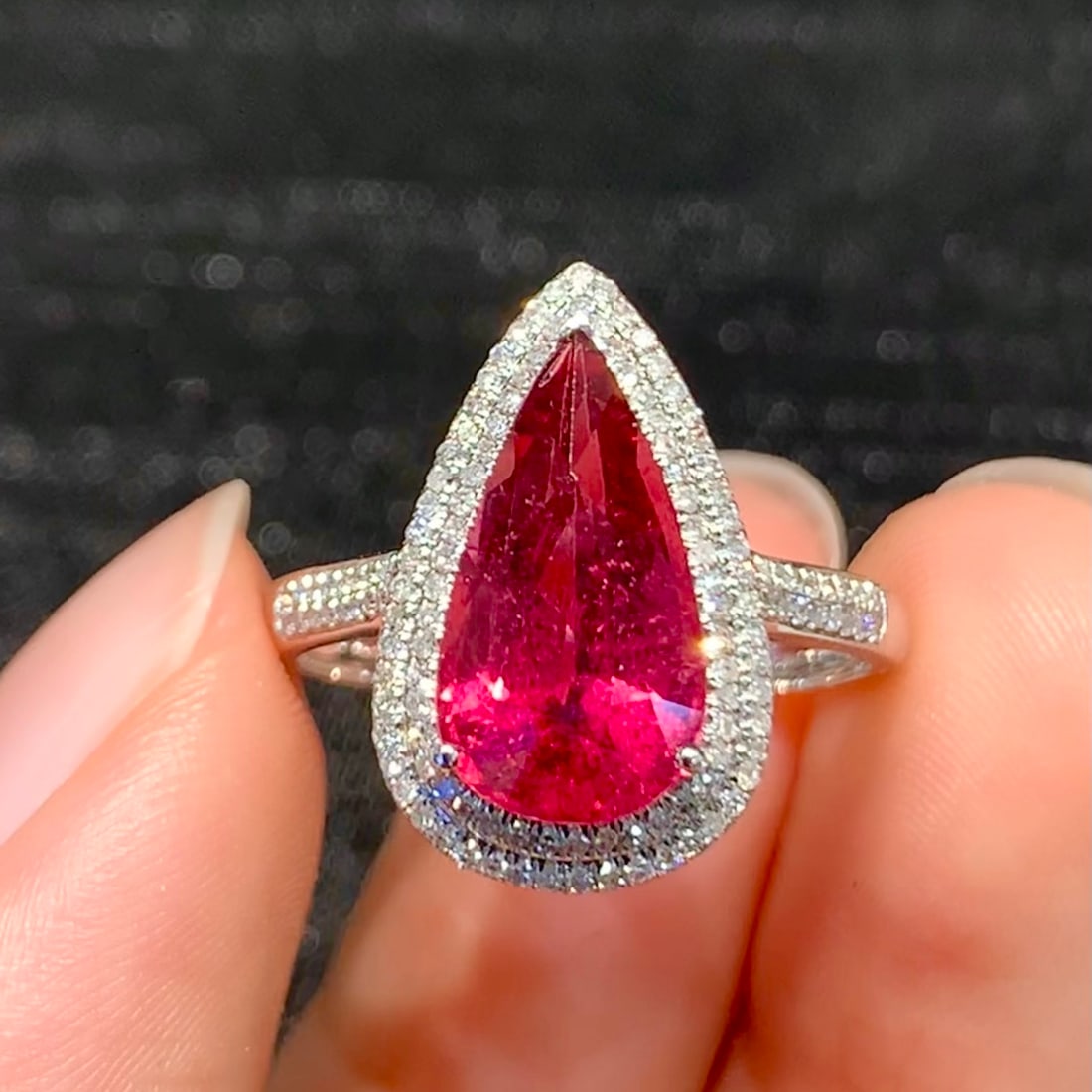 14k Gold 3.2 Ct Natural Tourmaline & Diamond Ring: Ref:231166198 // gold content:14k gold // ring size:7. 25us // // main gemstone:tourmaline // shape:pear // carat weight:3. 2ct // color:red // treatment:natural // // adjacent gemstone 2 : diamond