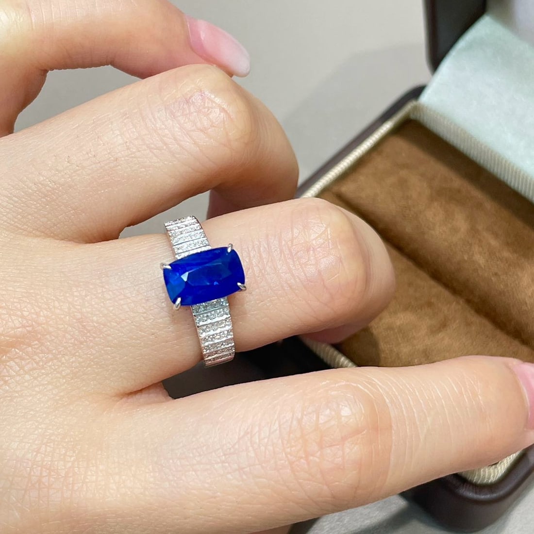 14k Gold 3 Ct Natural Sapphire & Diamond Ring - 5