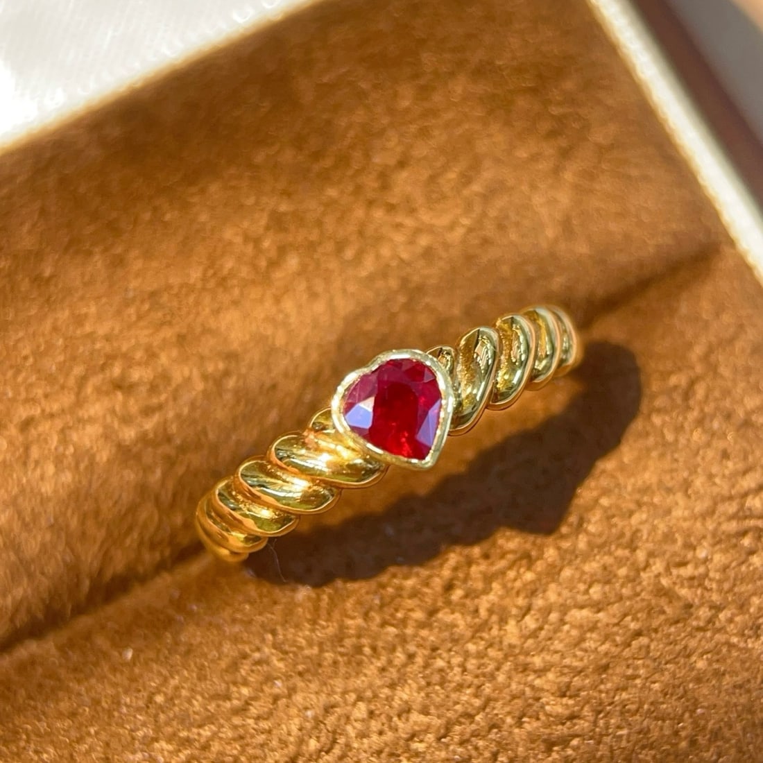 14k Gold 0.50 Ct Natural Ruby Ring - 5