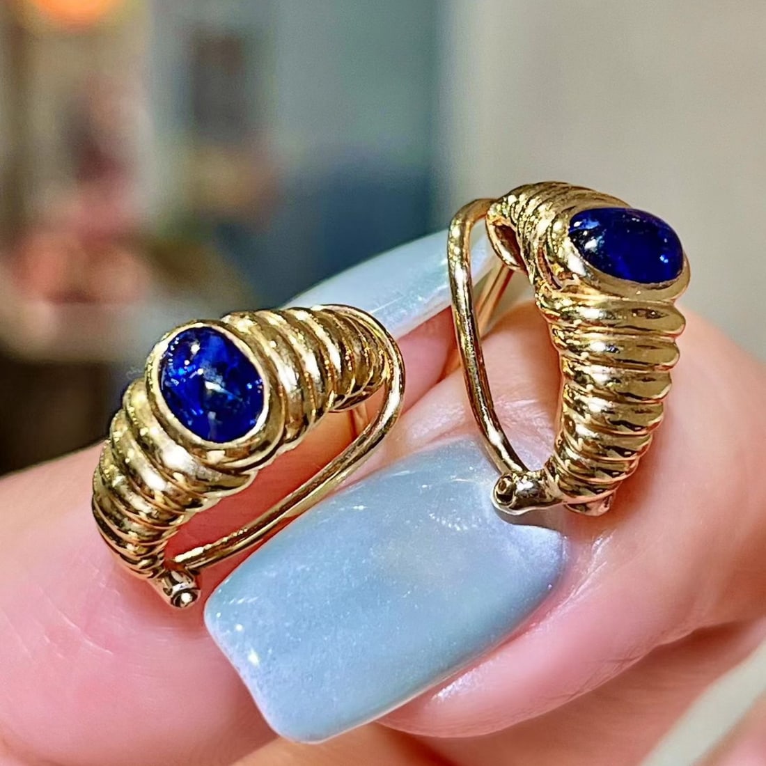14k Gold 1.27 Ct Natural Sapphire Earrings - 4