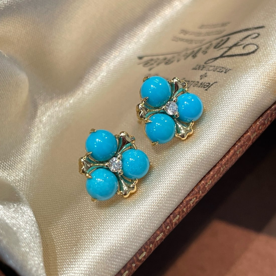 14k Gold 4 Ct Natural Sapphire & Diamond Earrings: Ref:231166207 // gold content:14k gold // main gemstone:sapphire // shape:round // carat weight:4ct // color:blue // treatment:natural // cut grade:g // // adjacent gemstone 2 : diamond //
