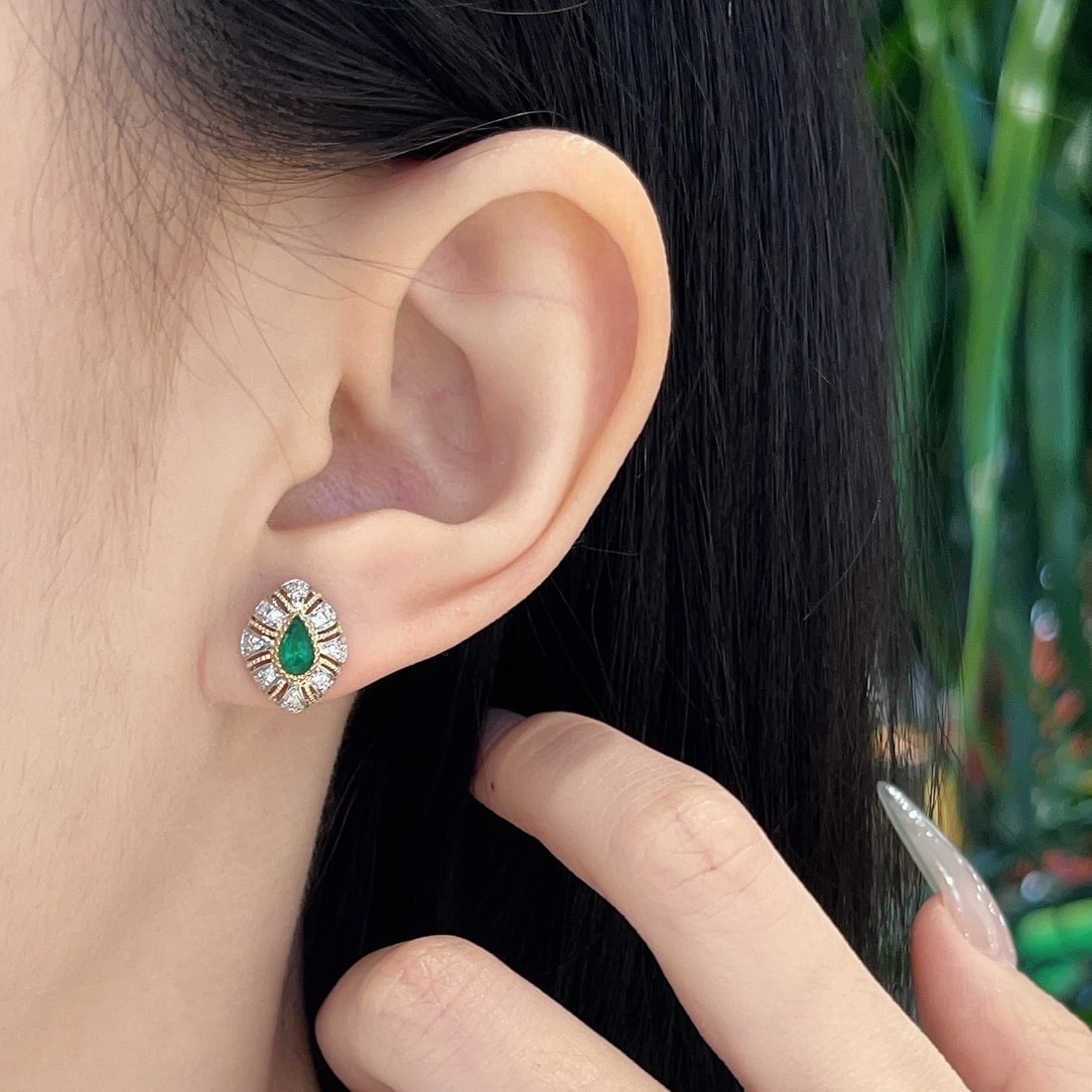 14k Gold 0.38 Ct Natural Emerald & Diamond Earrings - 6