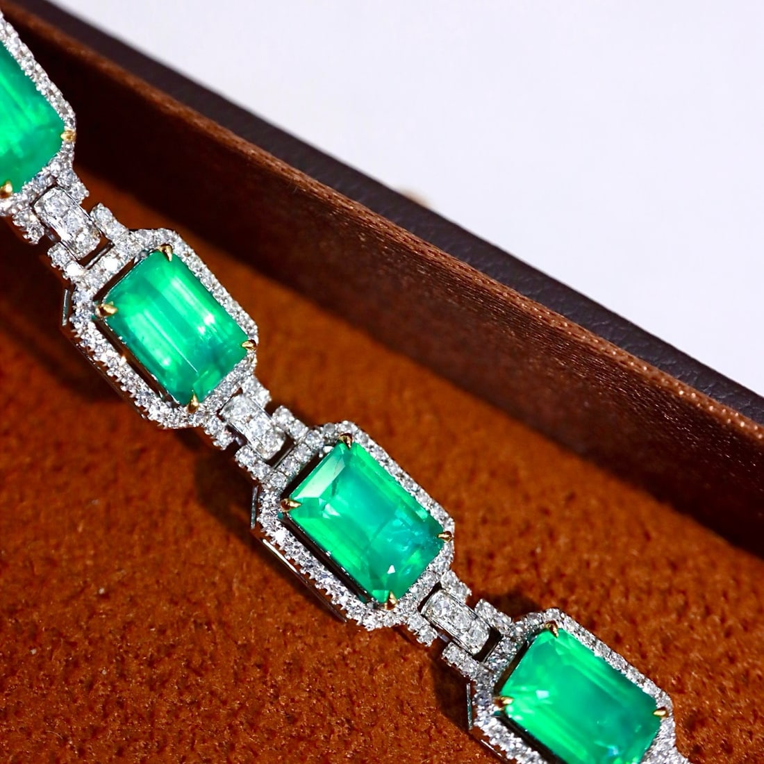 14k Gold 7.57 Ctw Natural Emerald & Diamond Bracelet - 2
