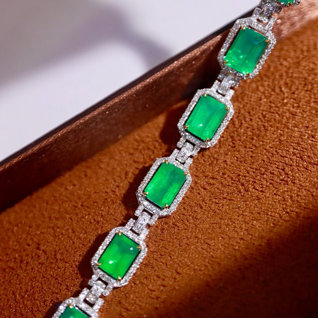 14k Gold 7.57 Ctw Natural Emerald & Diamond Bracelet - 3
