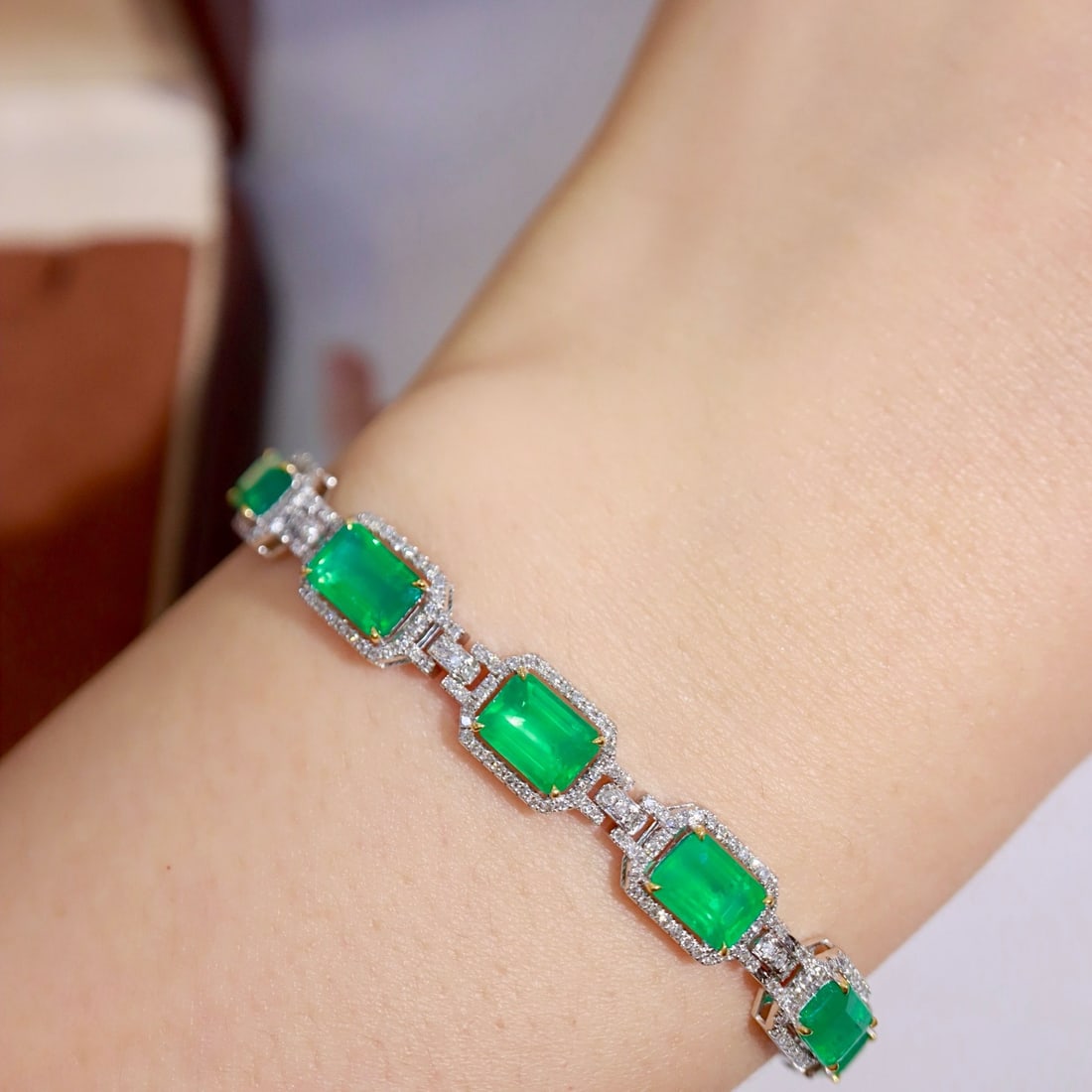 14k Gold 7.57 Ctw Natural Emerald & Diamond Bracelet - 6