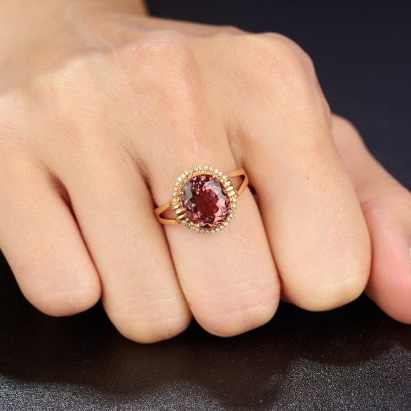 14k Gold 4.43 Ct Natural Tourmaline & Diamond Ring: Ref:231166247 // gold content:14k gold // ring size:7. 25us // // main gemstone:tourmaline // shape:oval // carat weight:4. 43ct // color:red // treatment:natural // // adjacent gemstone 2 : diamond