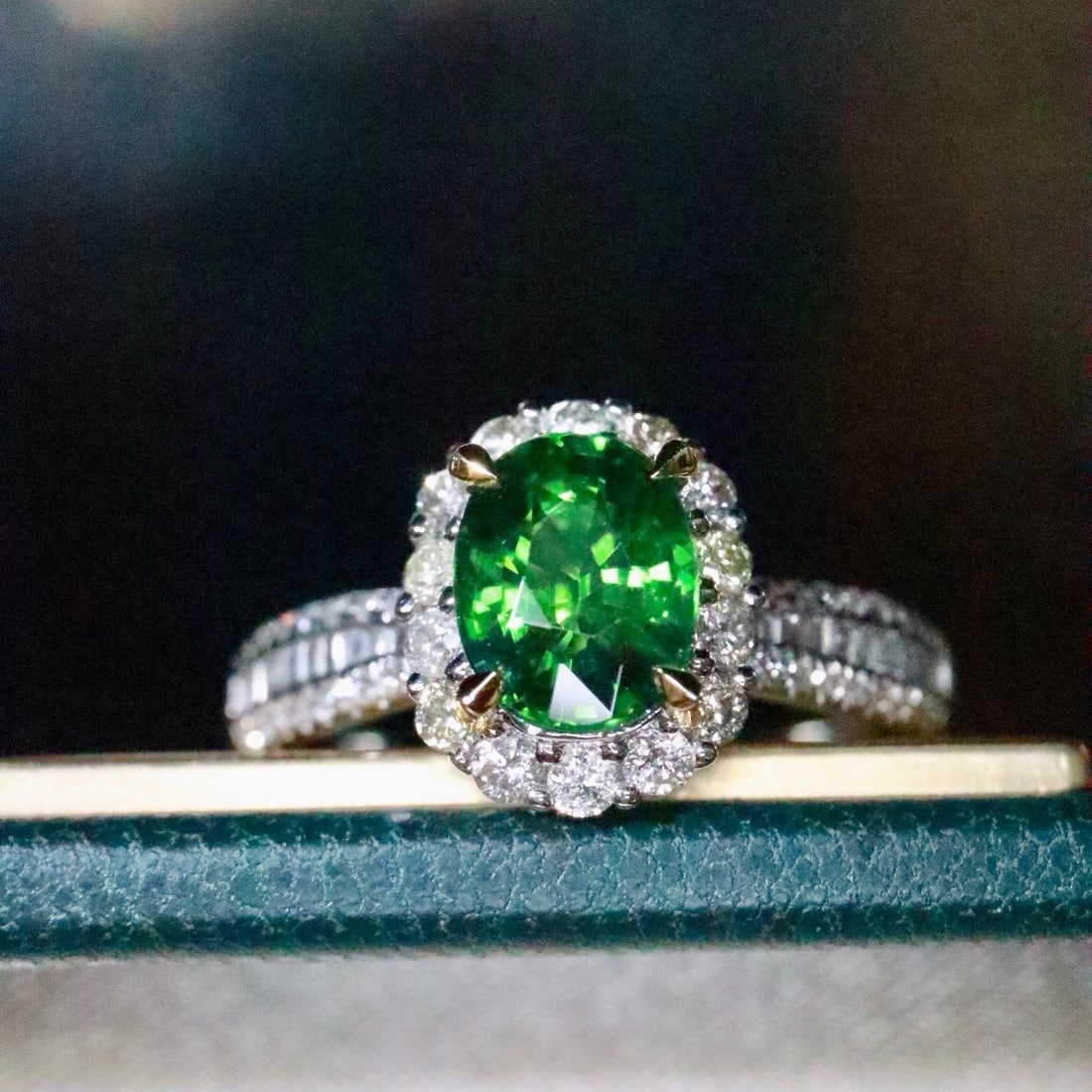 14k Gold 1.67 Ctw Natural Tsavorite & Diamond Ring - 3
