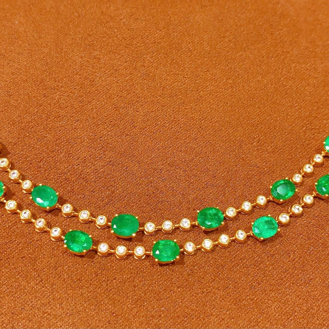 14k Gold 6.38 Ct Natural Emerald & Sapphire Necklace - 2