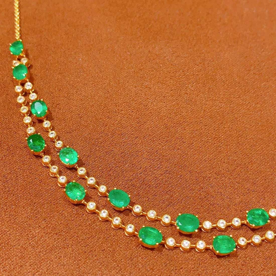 14k Gold 6.38 Ct Natural Emerald & Sapphire Necklace - 4