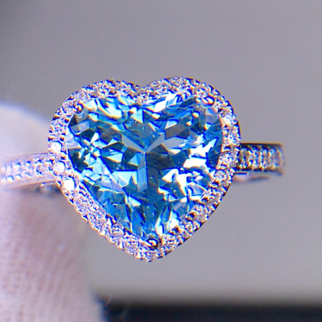 14k Gold 2.68 Ct Natural Aquamarine & Diamond Ring - 3