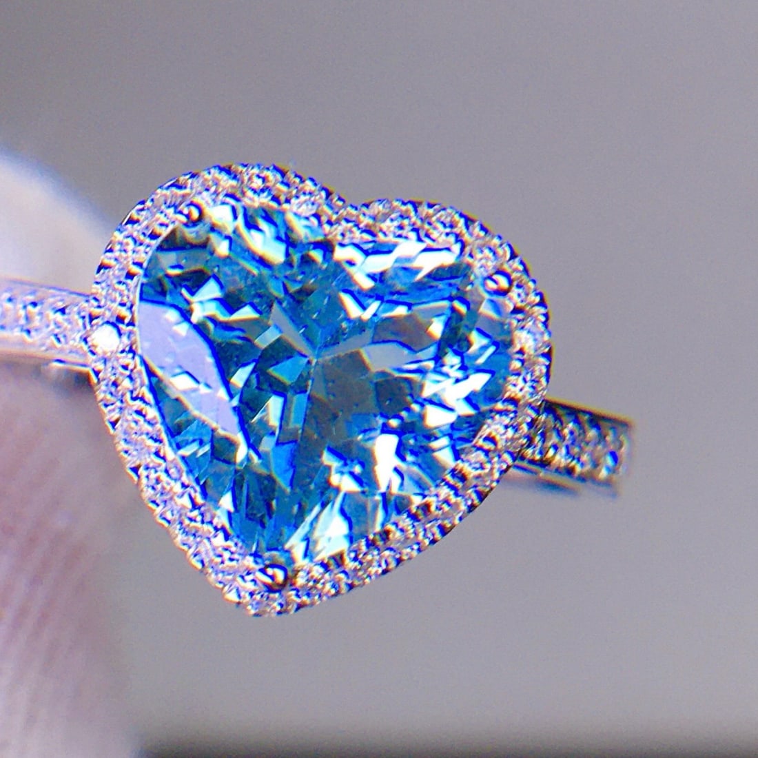 14k Gold 2.68 Ct Natural Aquamarine & Diamond Ring - 5