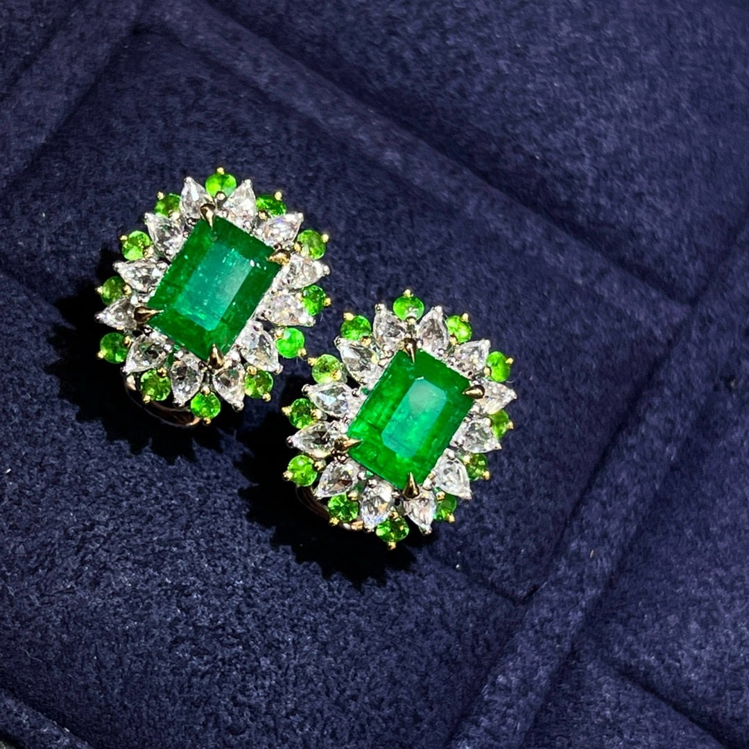 14k Gold 2.99 Ctw Vivid Green Natural Emerald & Diamond Earrings - 2