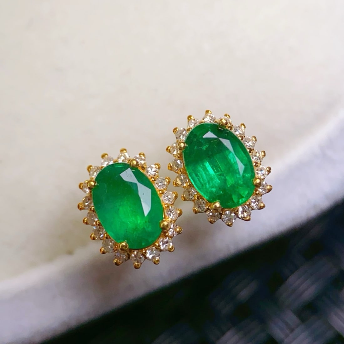 14k Gold 1.4 Ct Vivid Green Natural Emerald & Diamond Earrings - 3