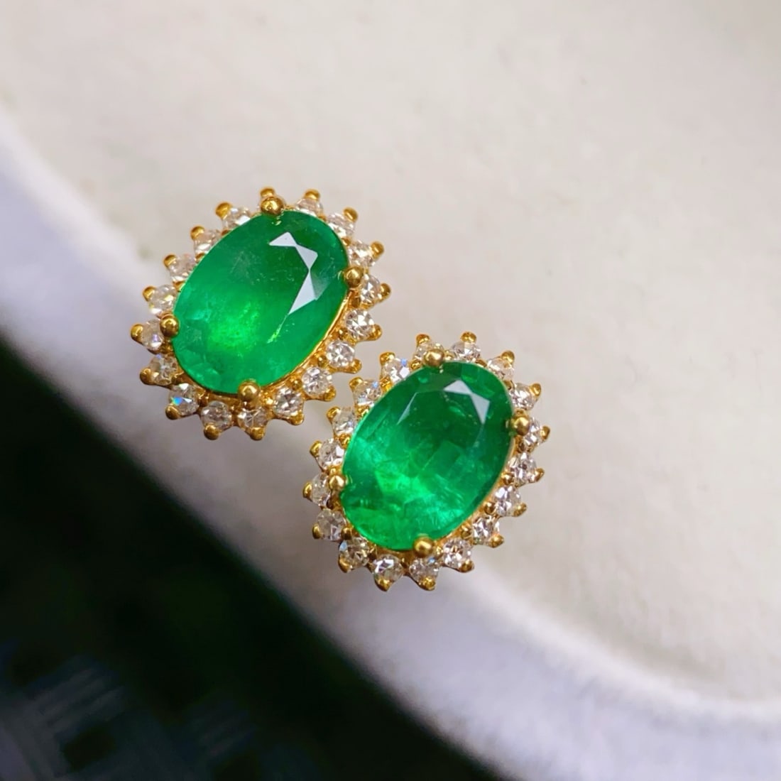 14k Gold 1.4 Ct Vivid Green Natural Emerald & Diamond Earrings - 4