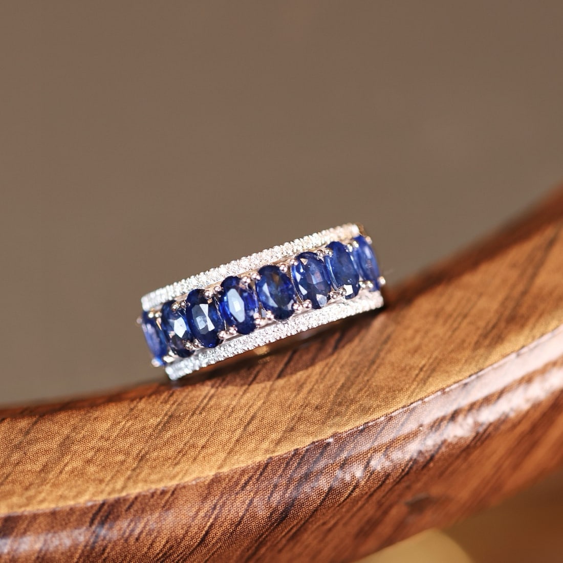 14k Gold 2.20 Ctw Natural Sapphire & Diamond Ring: Ref:231166306 // gold content:14k gold // ring size:7. 25us // // main gemstone:sapphire // shape:oval // carat weight:2. 08ct // color:blue // treatment:natural // // adjacent gemstone 2 : diamond