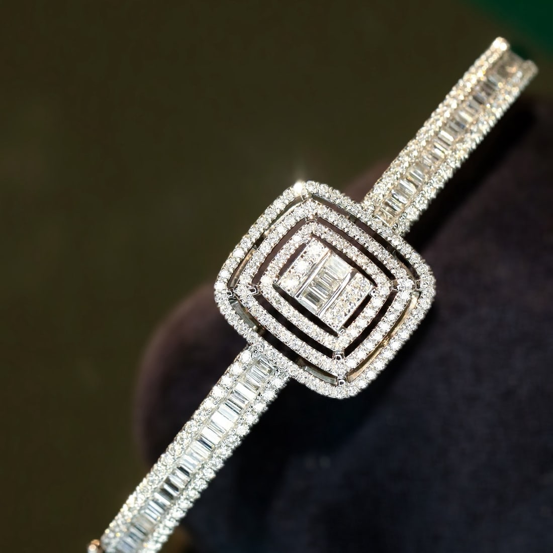 14k Gold 2 Ct Natural H Diamond Bangle - 3