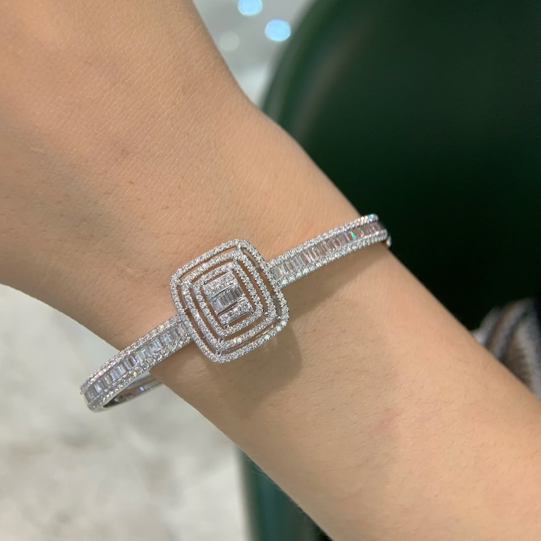 14k Gold 2 Ct Natural H Diamond Bangle - 6