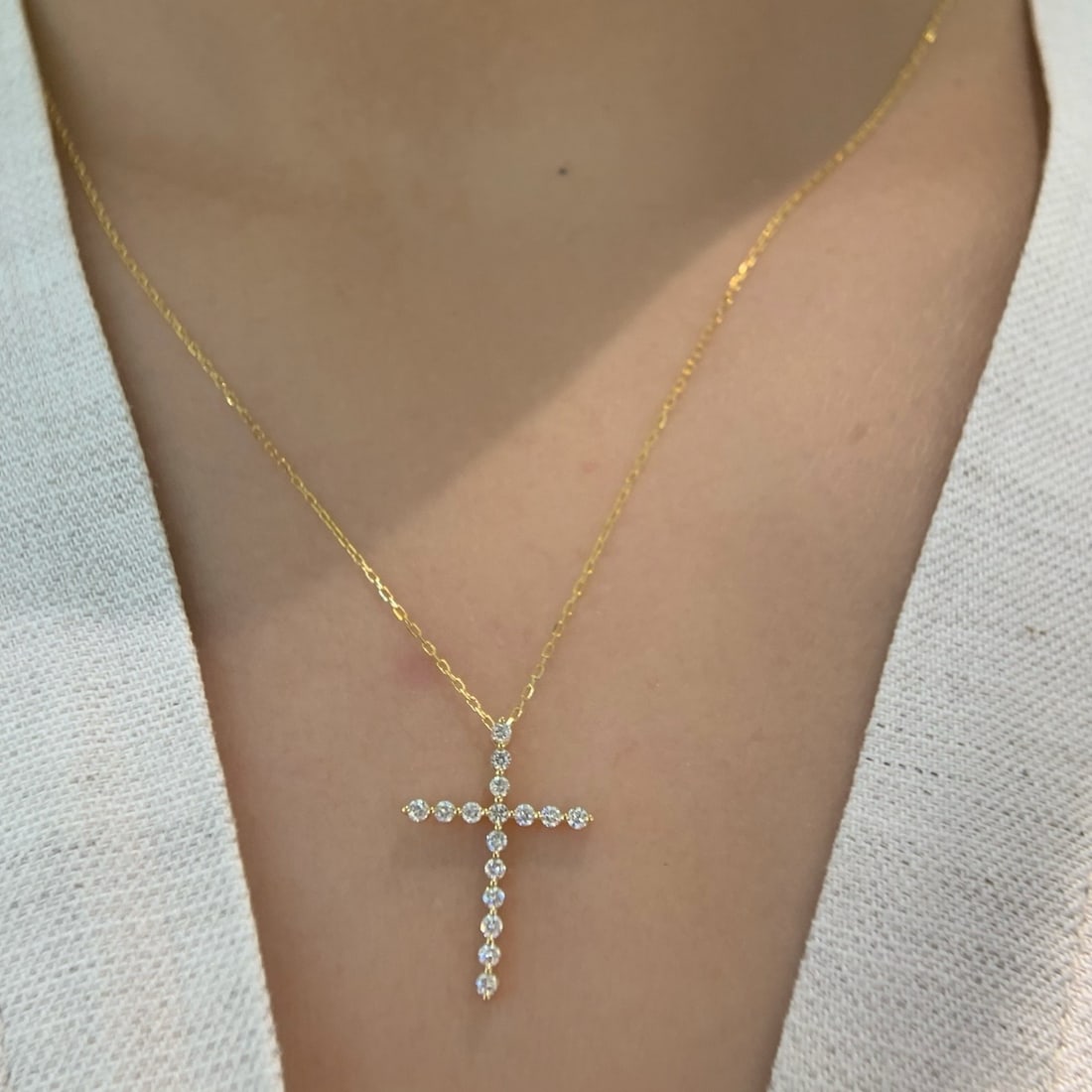 14k Gold 0.4 Ct Natural H Diamond Necklace: Ref:231166311 // gold content:14k gold // main gemstone:diamond // shape:round // carat weight:0. 4ct // clarity grade:vs-si // color:h // treatment:natural // cut grade:g // Condition: New High