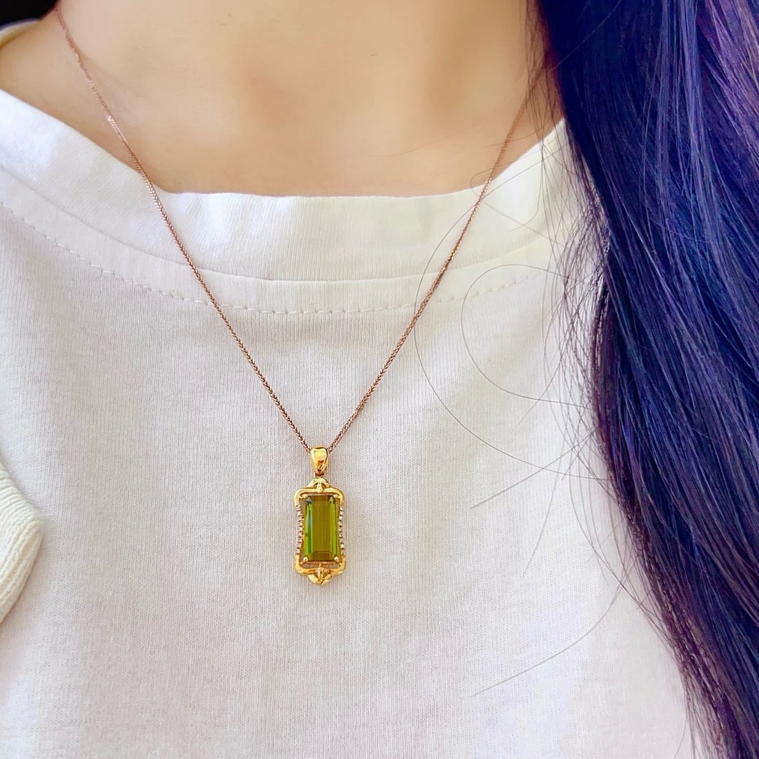 14k Gold 2.80 Ctw Natural Tourmaline & Diamond Pendant( Without Chain ): Ref:231166323 // gold content:14k gold // main gemstone:tourmaline // shape:octagonal // carat weight:2. 75ct // color:green // treatment:natural // // adjacent gemstone 2 : diamond // number of