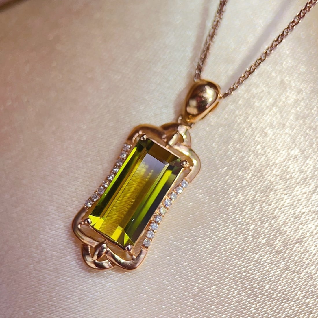 14k Gold 2.80 Ctw Natural Tourmaline & Diamond Pendant( Without Chain ) - 2