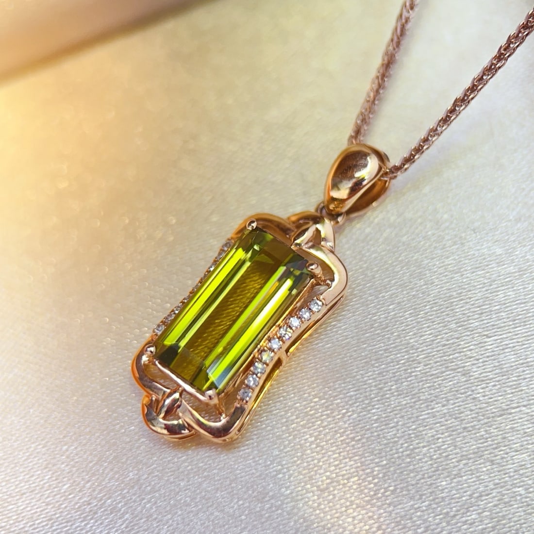 14k Gold 2.80 Ctw Natural Tourmaline & Diamond Pendant( Without Chain ) - 4