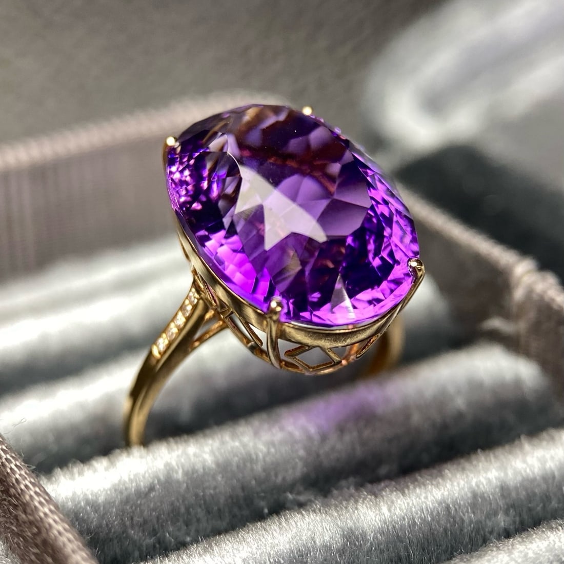 14k Gold 13 Ct Natural Amethyst & Diamond Ring - 2