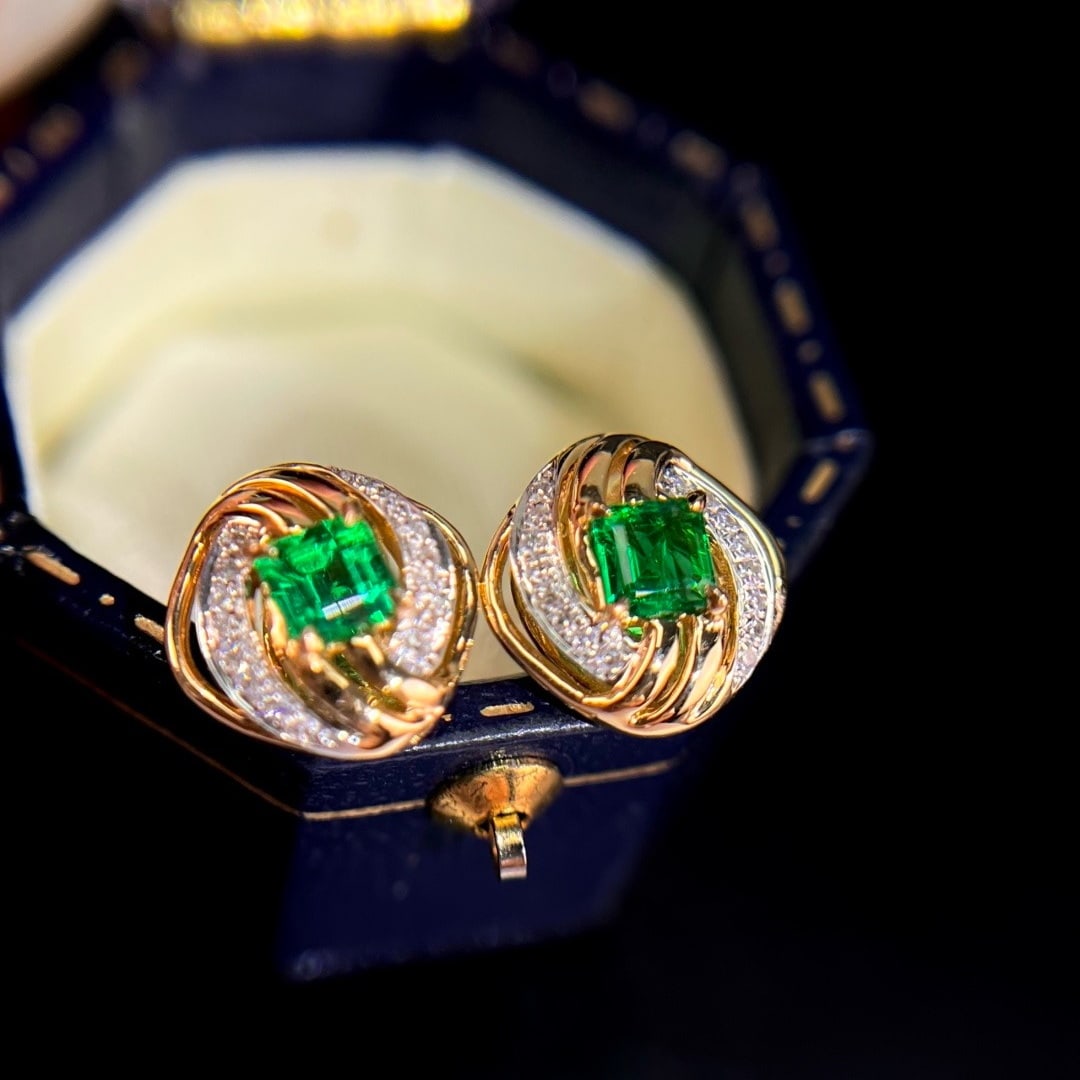 14k Gold 0.55 Ctw Vivid Green Natural Emerald & Diamond Earrings - 2