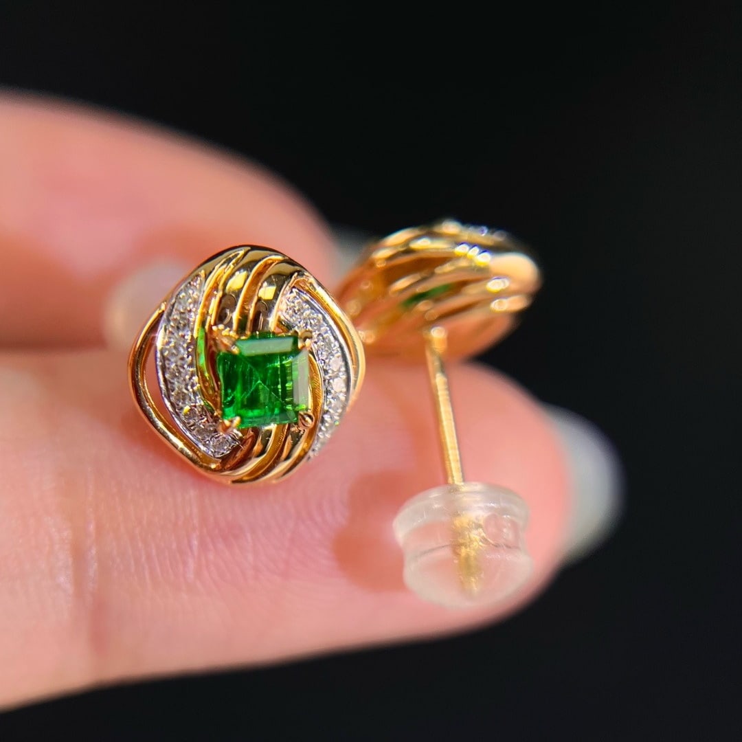 14k Gold 0.55 Ctw Vivid Green Natural Emerald & Diamond Earrings - 7