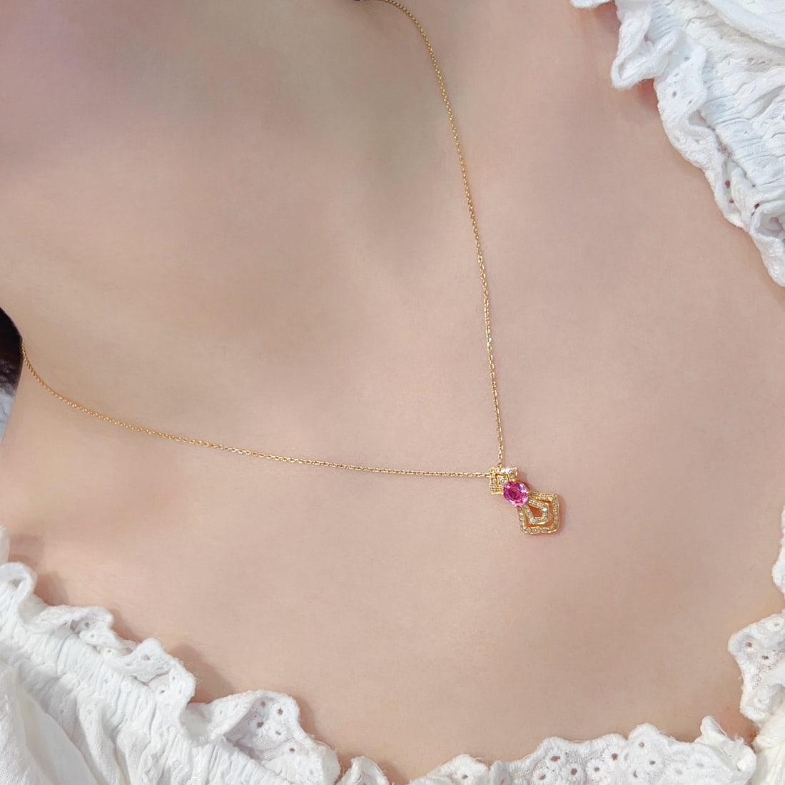 14k Gold 0.84 Ctw Natural Sapphire & Diamond Pendant( Without Chain ): Ref:231166328 // gold content:14k gold // main gemstone:sapphire // shape:oval // carat weight:0. 7ct // color:pink // treatment:natural // // adjacent gemstone 2 : diamond // shape:round // carat