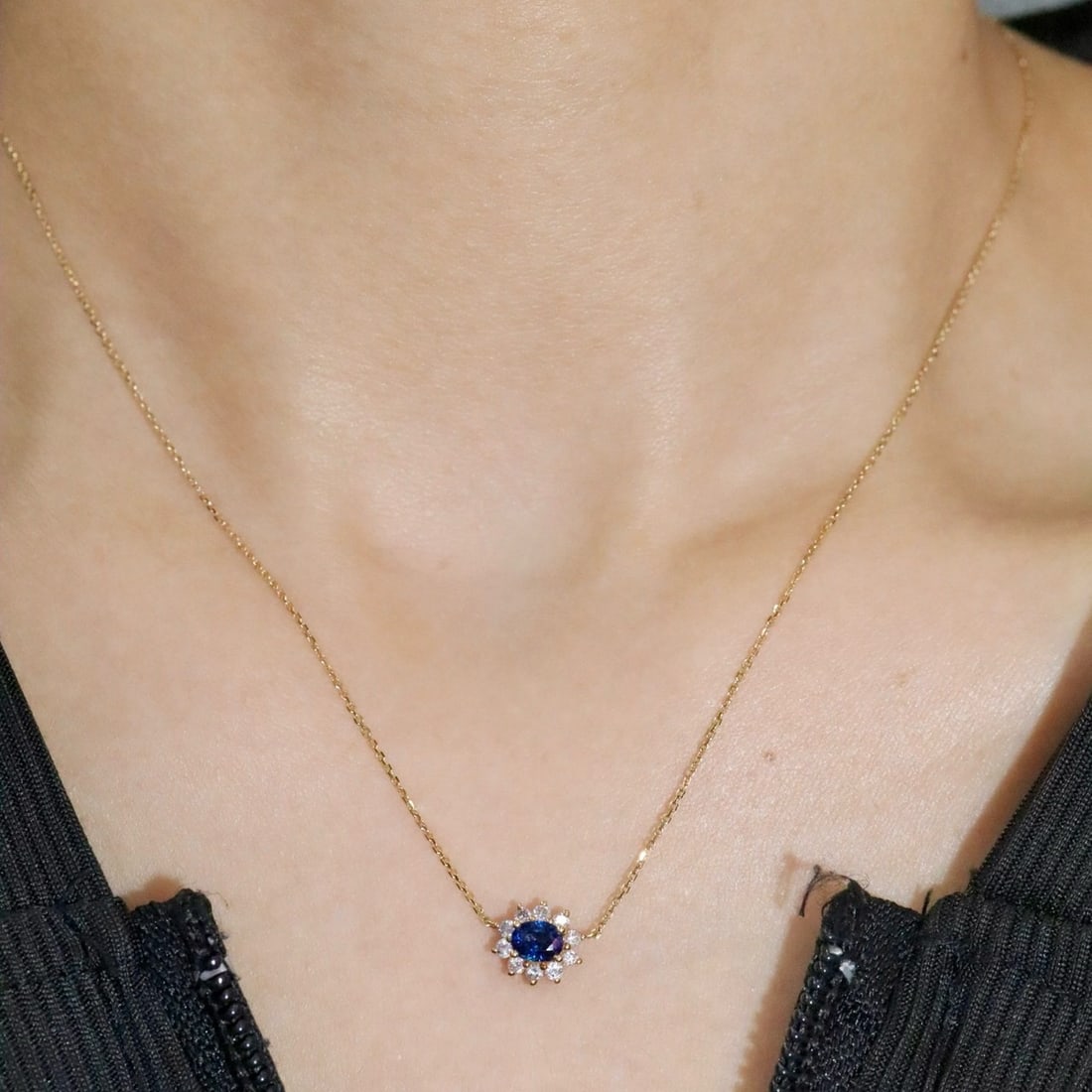 14k Gold 0.75 Ctw Natural Sapphire & Diamond Necklace: Ref:231166331 // gold content:14k gold // main gemstone:sapphire // shape:oval // carat weight:0. 55ct // color:blue // treatment:natural // // adjacent gemstone 2 : diamond // shape:round // carat
