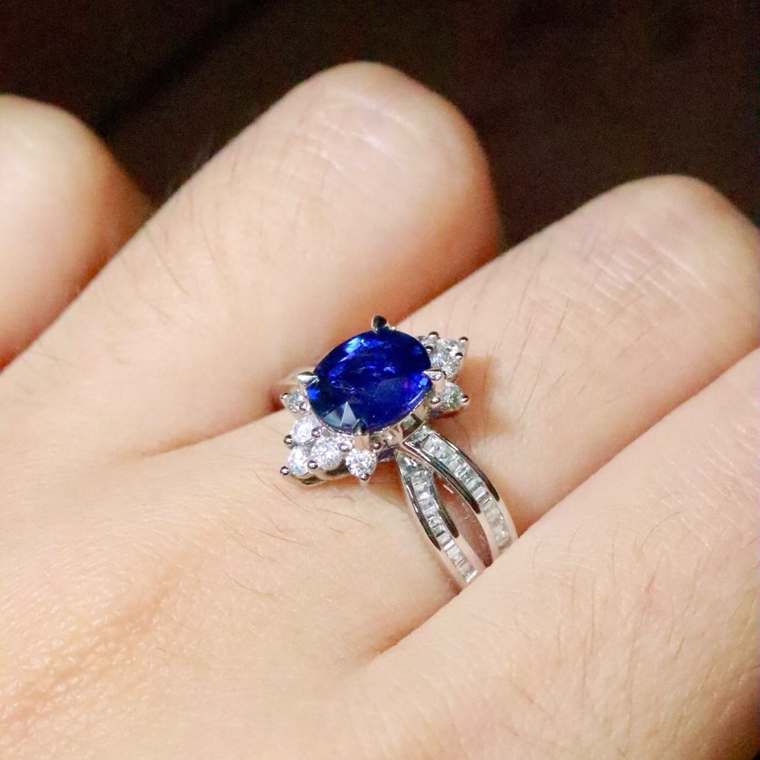 14k Gold 1.77 Ctw Natural Sapphire & Diamond Ring: Ref:231166335 // gold content:14k gold // ring size:7. 25us // // main gemstone:sapphire // shape:oval // carat weight:1. 25ct // color:blue // treatment:natural // // adjacent gemstone 2 : diamond