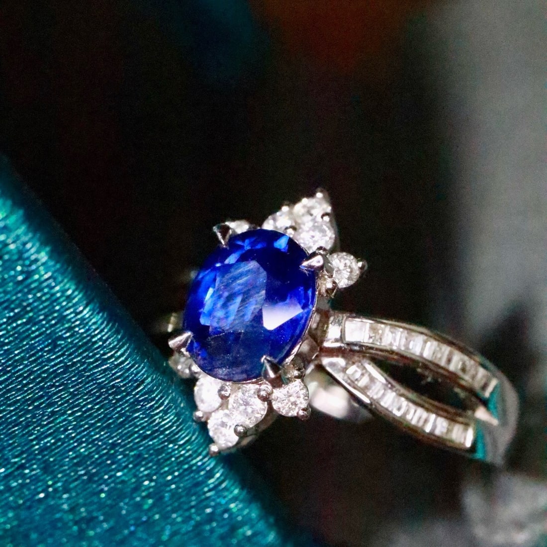 14k Gold 1.77 Ctw Natural Sapphire & Diamond Ring - 4