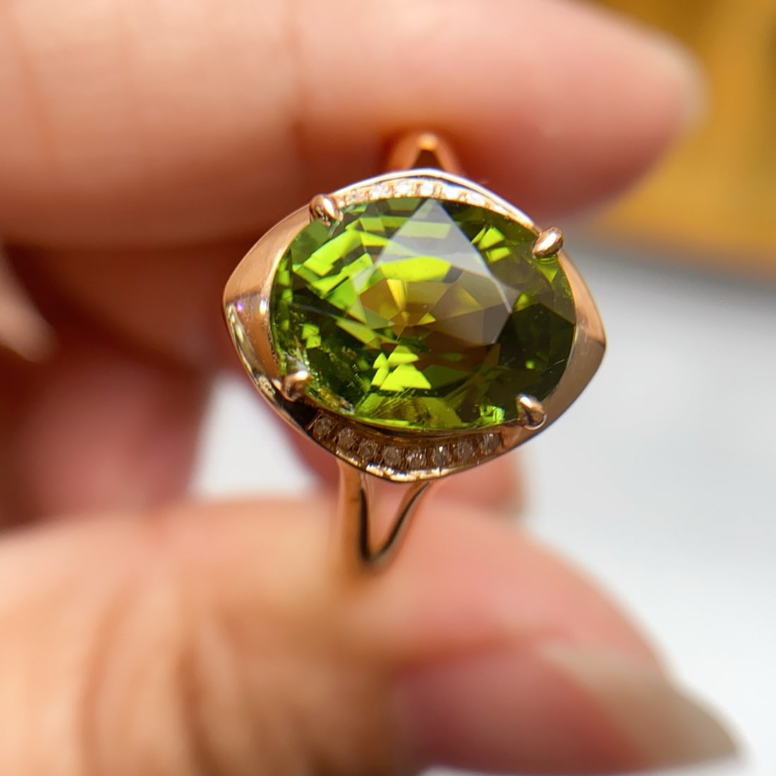 14k Gold 3.55 Ct Natural Tourmaline & Diamond Ring: Ref:231166339 // gold content:14k gold // ring size:7. 25us // // main gemstone:tourmaline // shape:oval // carat weight:3. 55ct // color:green // treatment:natural // // adjacent gemstone 2 :