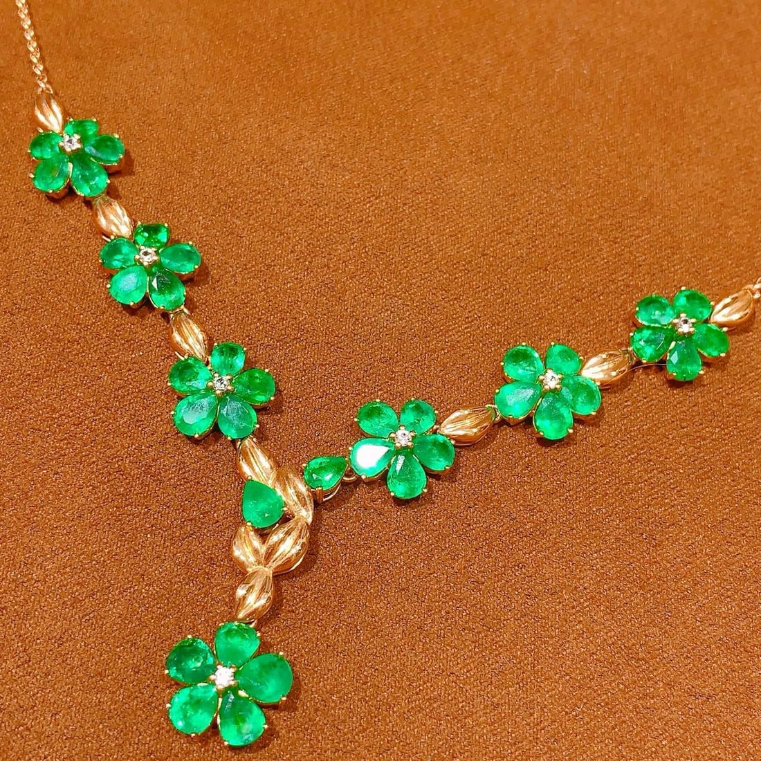 14k Gold 12.75 Ct Natural Emerald & Sapphire Necklace - 2