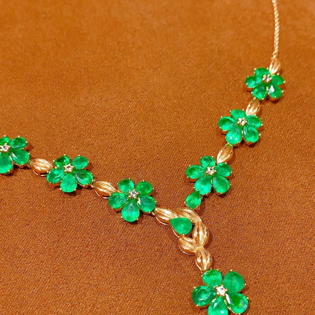 14k Gold 12.75 Ct Natural Emerald & Sapphire Necklace - 3