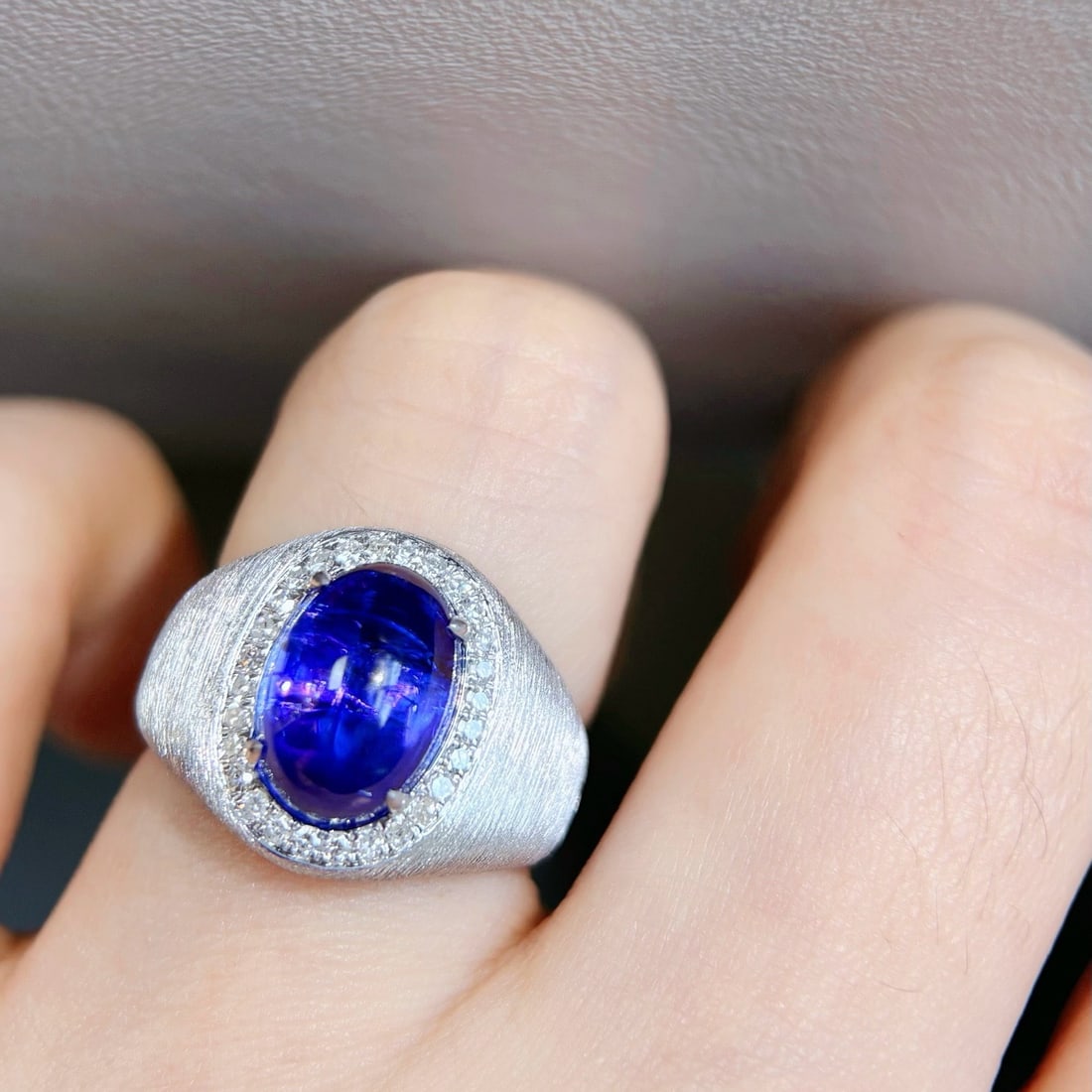 14k Gold 5.05 Ctw Natural Tanzanite & Diamond Ring: Ref:231166341 // gold content:14k gold // ring size:7. 25us // // main gemstone:tanzanite // shape:oval // carat weight:4. 82ct // color:blue // treatment:natural // // adjacent gemstone 2 : diamond