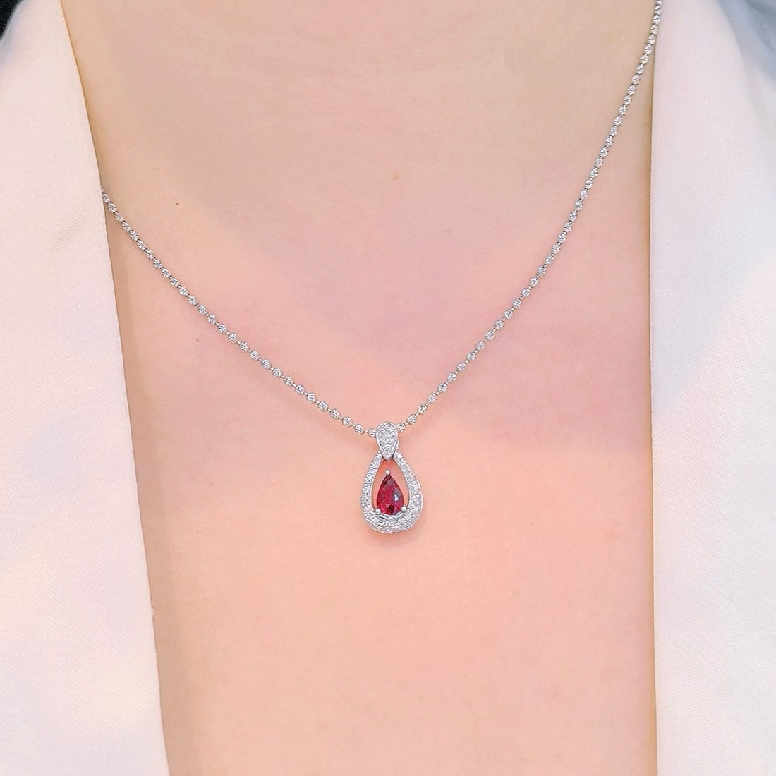 14k Gold 1.11 Ctw Natural Ruby & Diamond Pendant( Without Chain ): Ref:231166342 // gold content:14k gold // main gemstone:ruby // shape:pear // carat weight:0. 70ct // color:pigeonblood red // treatment:natural // // adjacent gemstone 2 : diamond // shape:round //