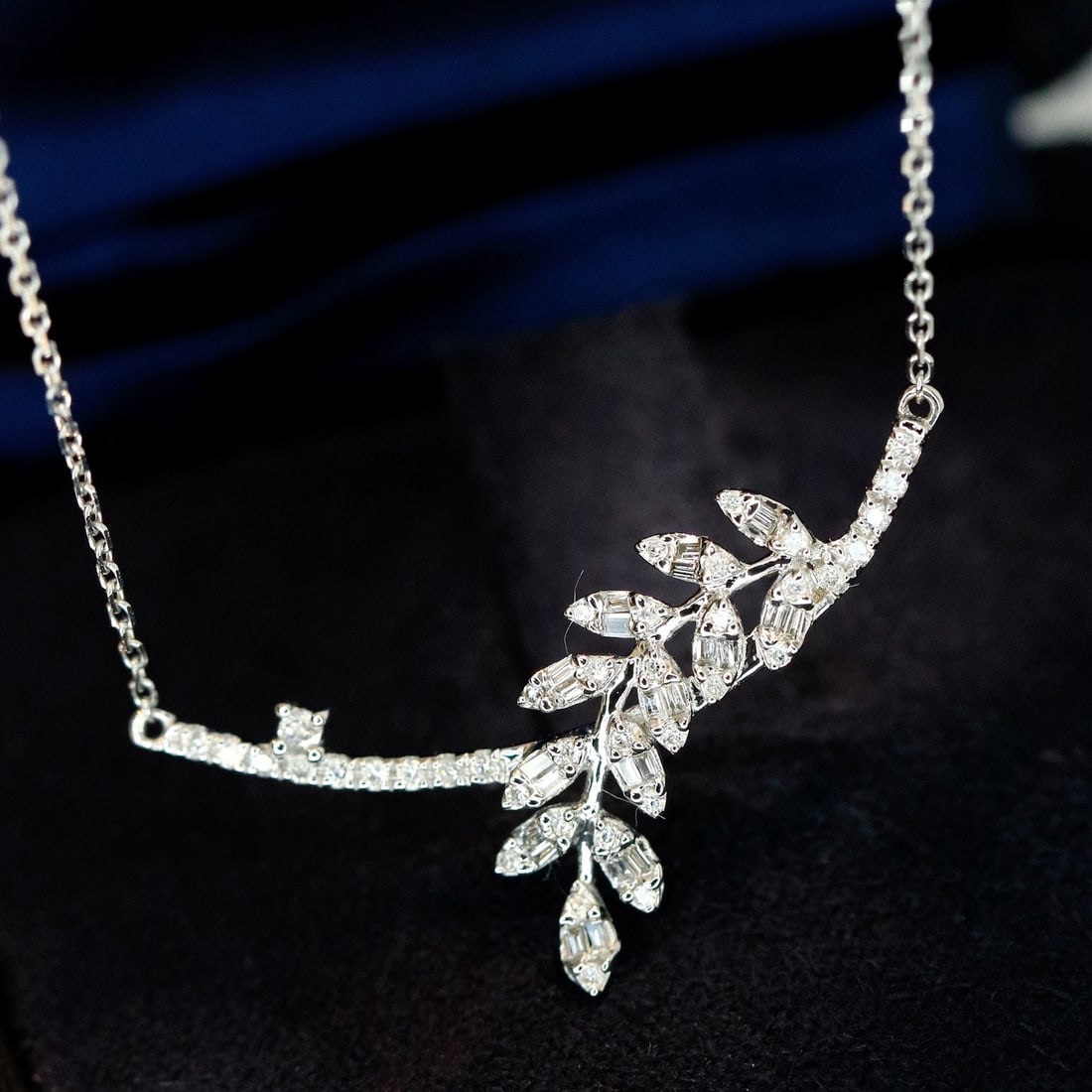 14k Gold 0.28 Ct Natural H Diamond Necklace - 2