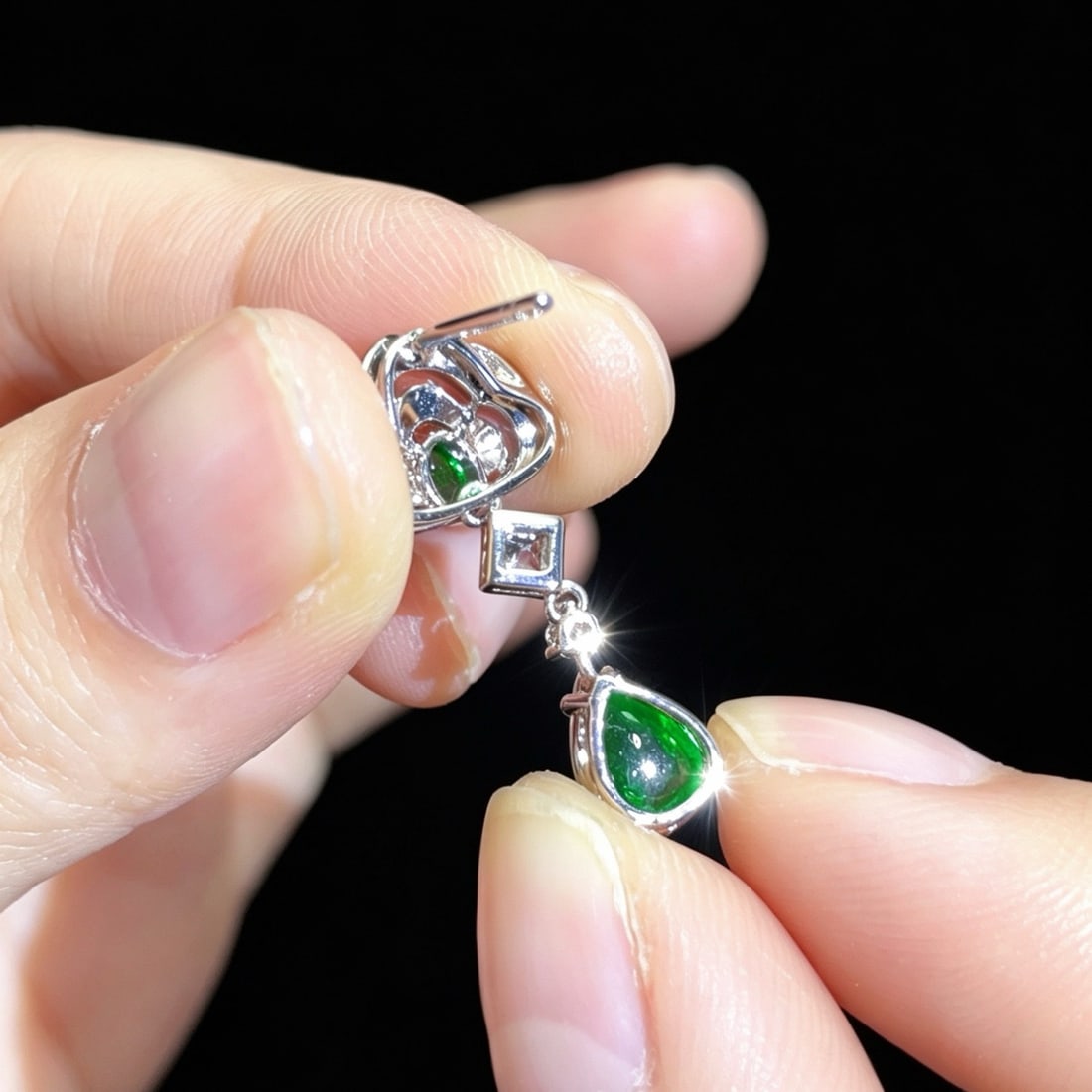 14k Gold 3.05 Ctw Natural Emerald & Diamond Earrings: Ref:231166357 // gold content:14k gold // main gemstone:emerald // shape:multiple // carat weight:2. 86ct // color:green // treatment:natural // // adjacent gemstone 2 : diamond // shape:round //