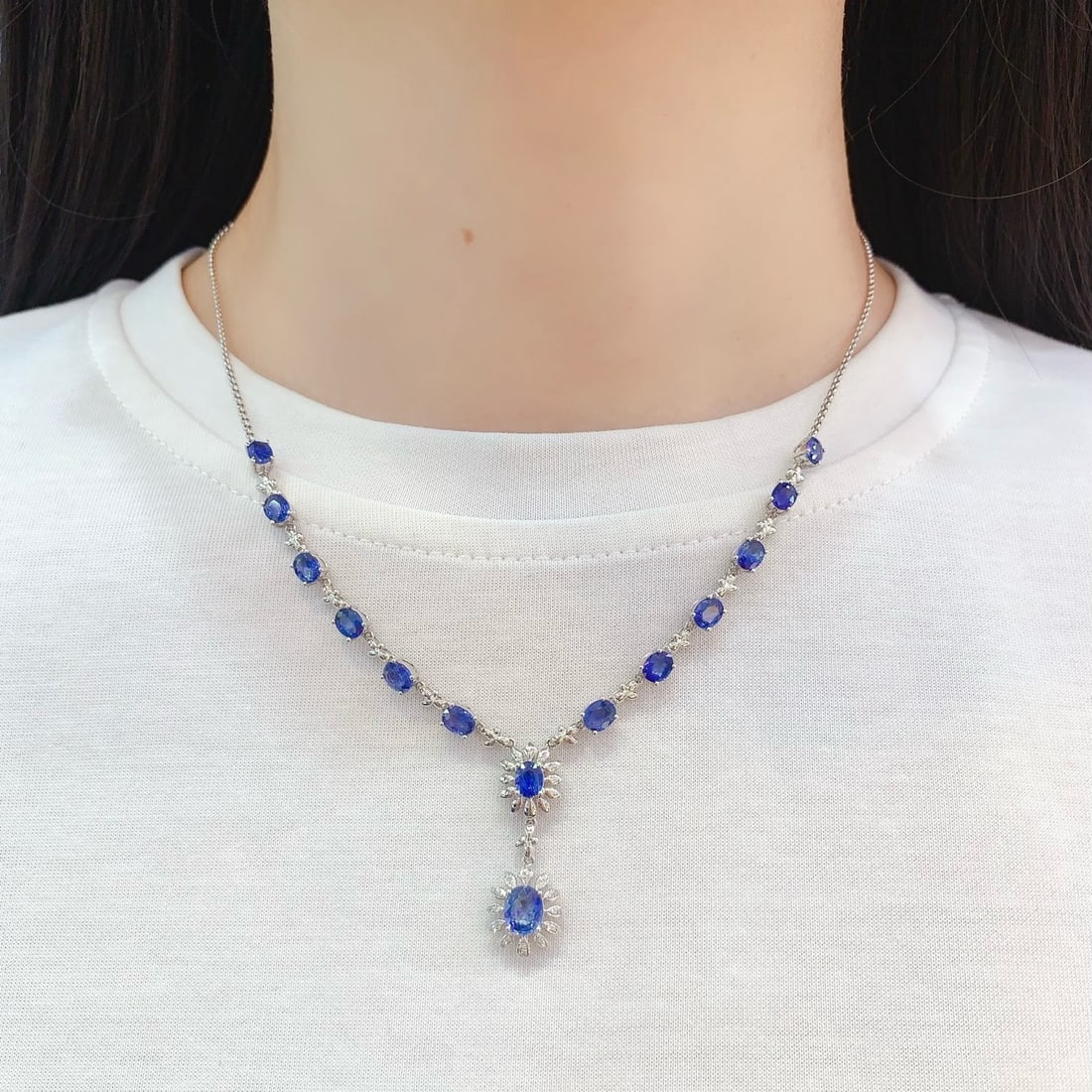 14k Gold 7.58 Ct Natural Sapphire & Diamond Necklace: Ref:231166367 // gold content:14k gold // main gemstone:sapphire // shape:oval // carat weight:7. 58ct // color:blue // treatment:natural // // adjacent gemstone 2 : diamond // number of stones:24 //