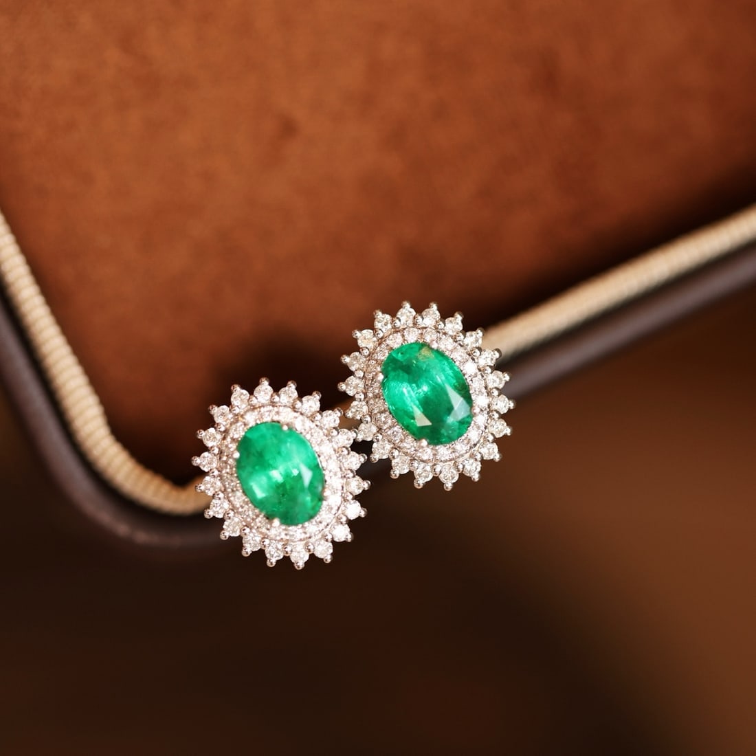14k Gold 2.26 Ctw Natural Emerald & Diamond Earrings - 4