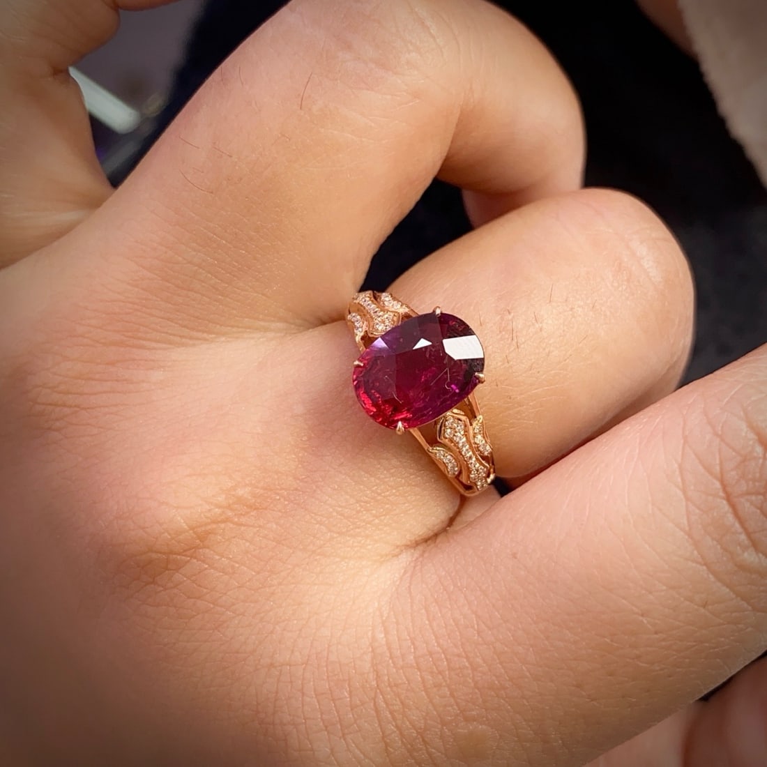 14k Gold 2.50 Ct Natural Tourmaline & Diamond Ring: Ref:231166377 // gold content:14k gold // ring size:7. 25us // // main gemstone:tourmaline // shape:oval // carat weight:2. 50ct // color:red // treatment:natural // // adjacent gemstone 2 : diamond