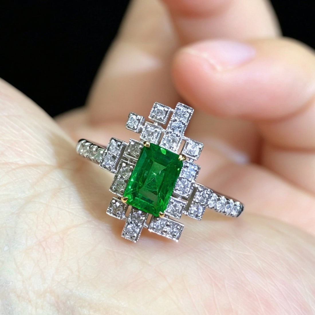14k Gold 0.99 Ctw Natural Emerald & Diamond Ring - 3