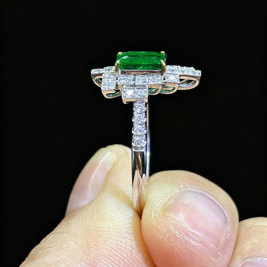 14k Gold 0.99 Ctw Natural Emerald & Diamond Ring - 4
