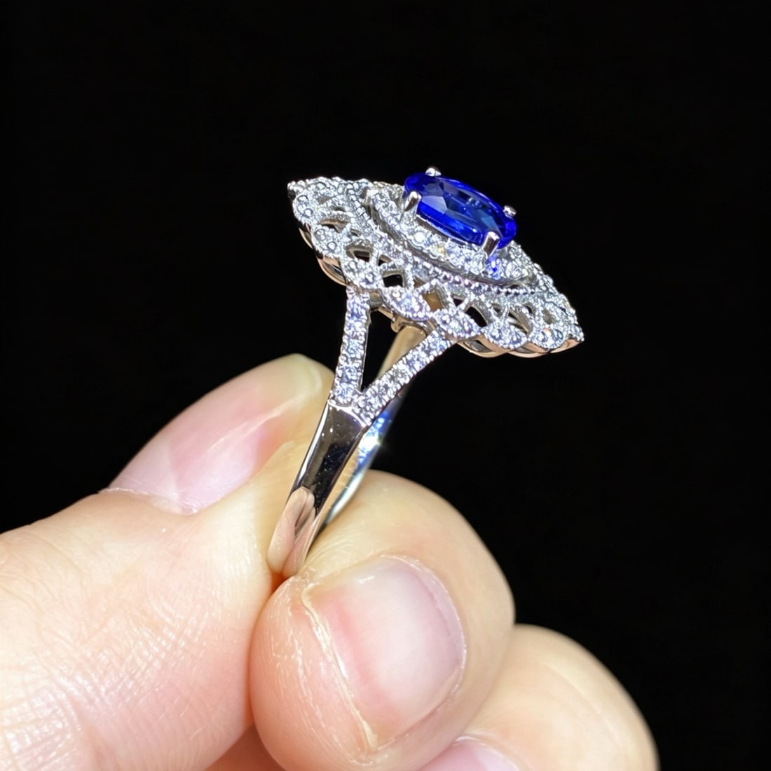 14k Gold 0.80 Ctw Natural Sapphire & Diamond Ring - 4