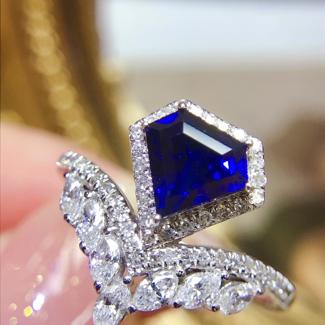 14k Gold 2.25 Ctw Vivid Blue Natural Sapphire & Diamond Ring - 2