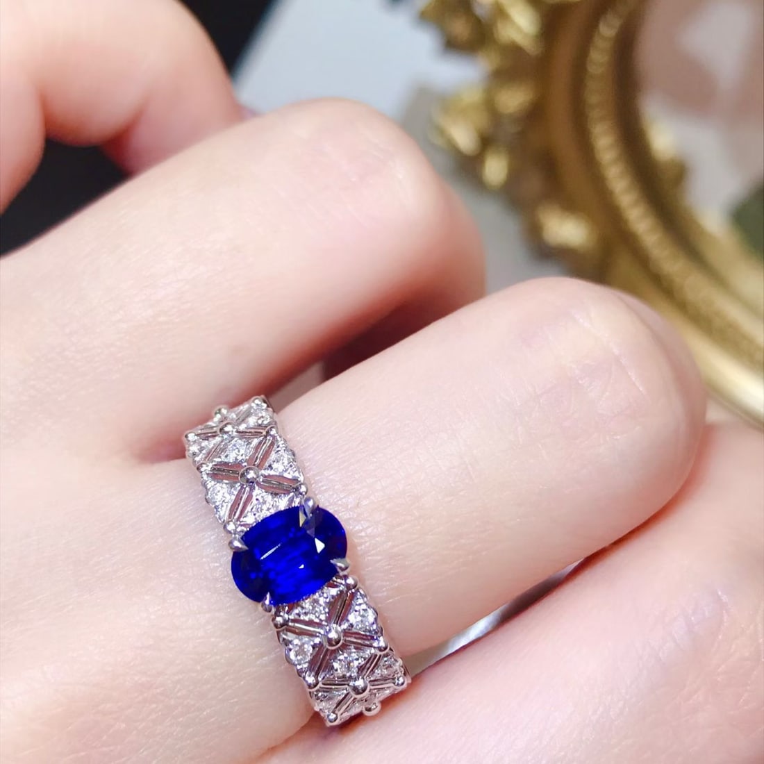 14k Gold 1.3 Ctw Vivid Blue Natural Sapphire & Diamond Ring - 4