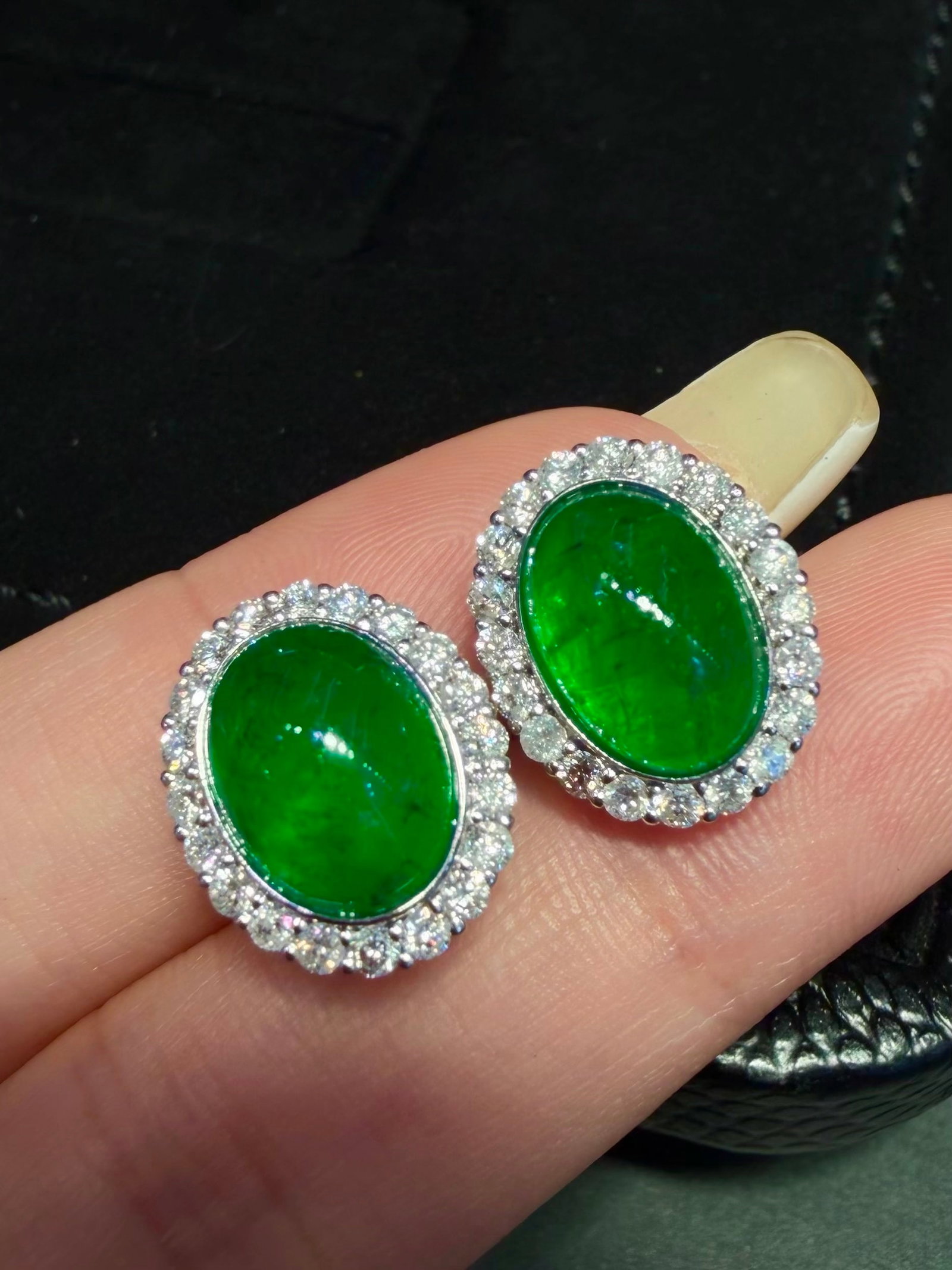 14k Gold 7.00 Ctw Natural Emerald & Diamond Earrings - 3