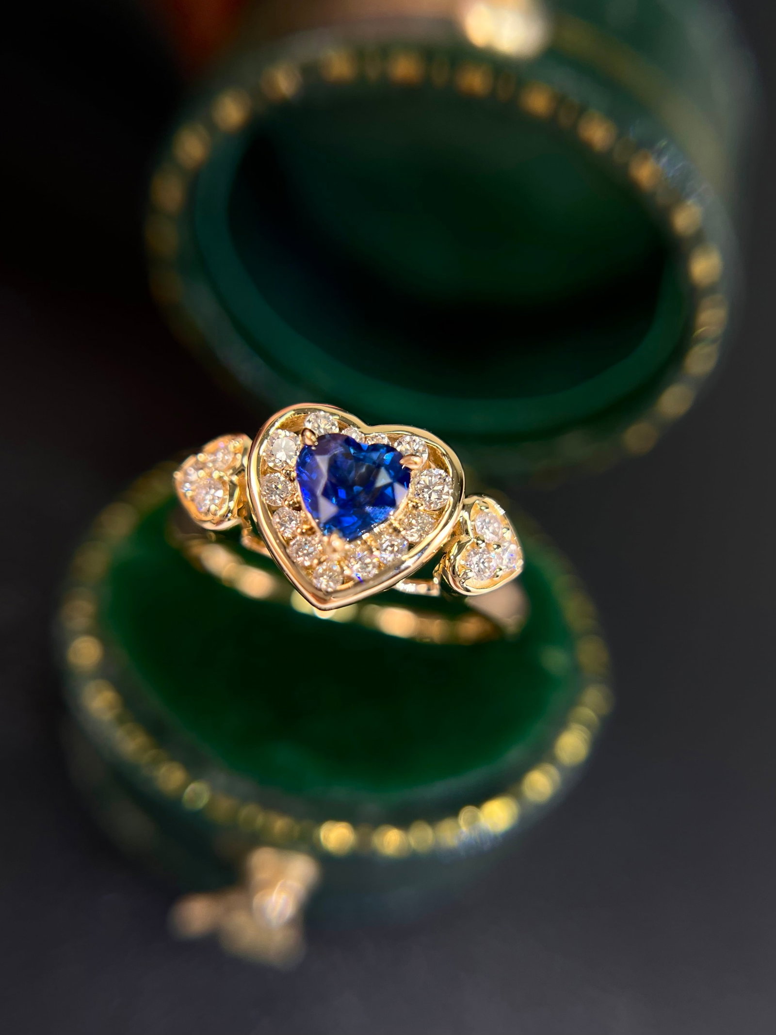 14k Gold 0.76 Ctw Natural Sapphire & Diamond Ring - 3