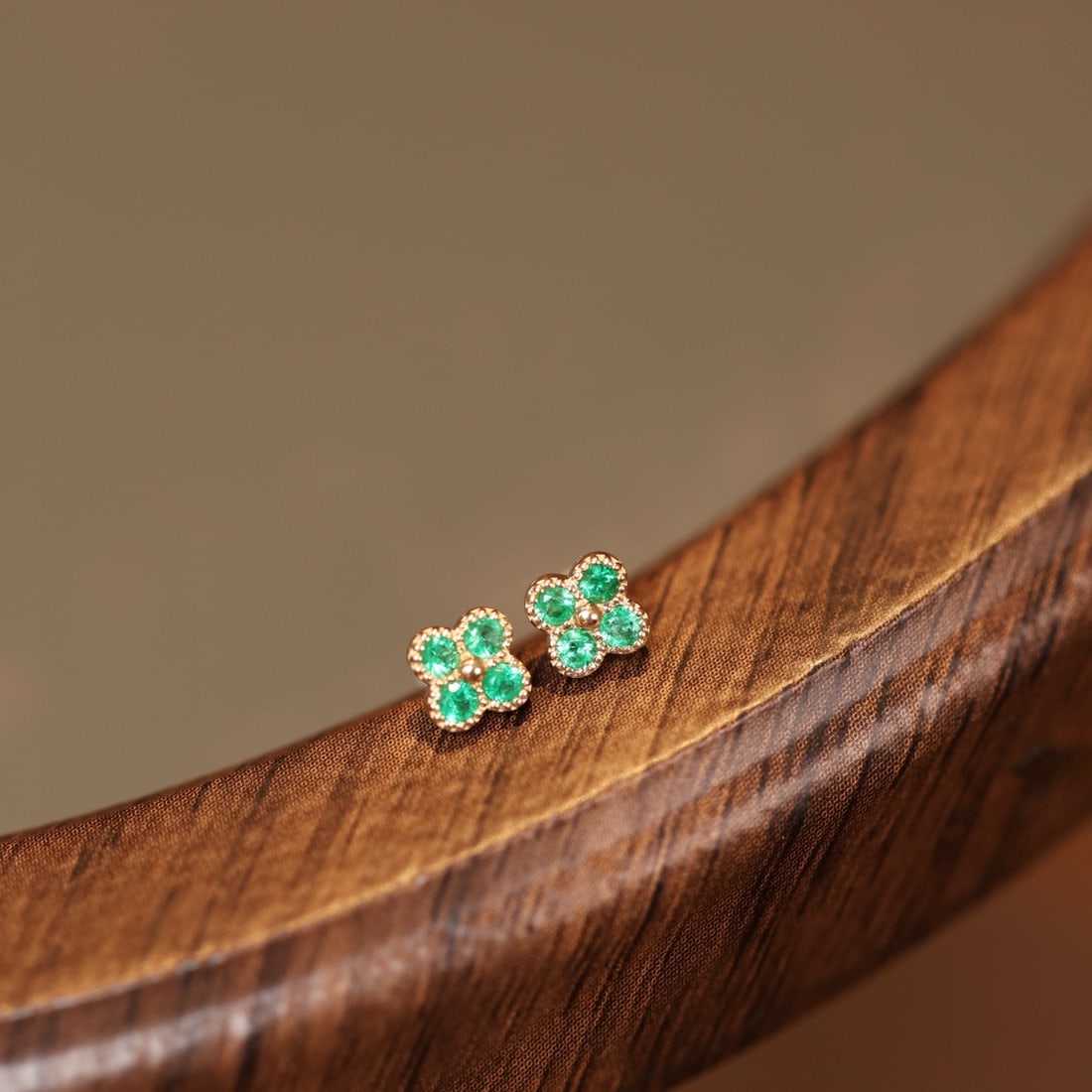 14k Gold 0.13 Ct Natural Emerald Earrings - 2